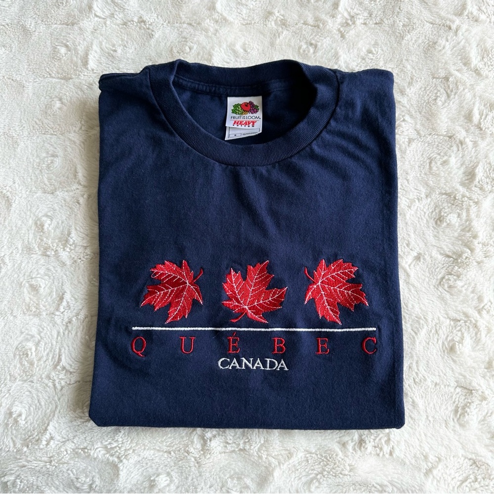 Vintage Quebec Canada Shirt Tee Womens Small Navy Maple Leaf Destination Travel